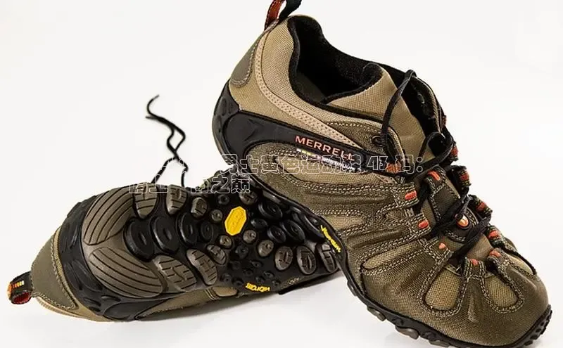 米兰·全站APP登录入口小红书2024 潮牌男士黄色运动鞋 43 码：
踏上時尚之巅