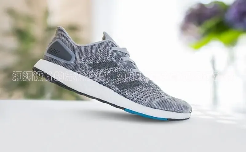 洞洞设计的流行趋势：2025新款女款洞洞运动鞋
