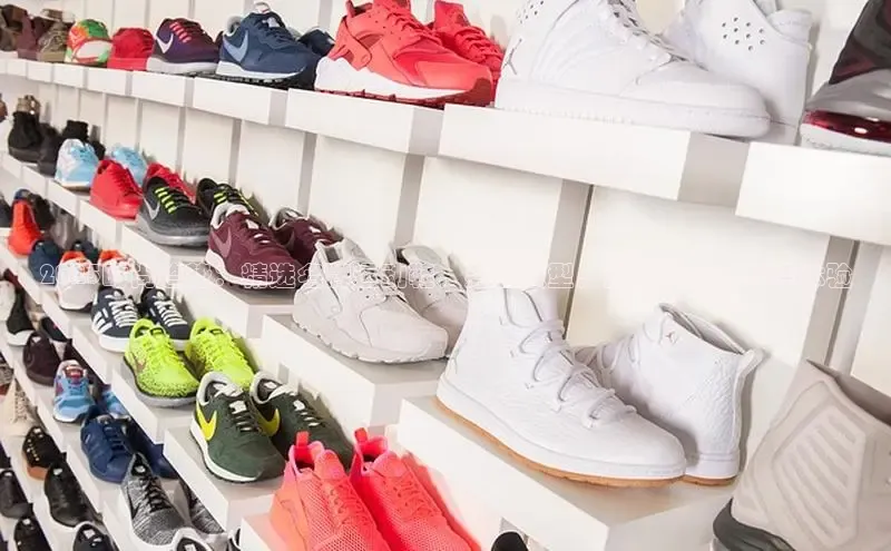 2025时尚趋势：精选名牌运动鞋，男士版型，提供卓越的减震体验